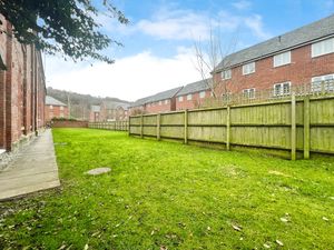 Communal Gardens- click for photo gallery